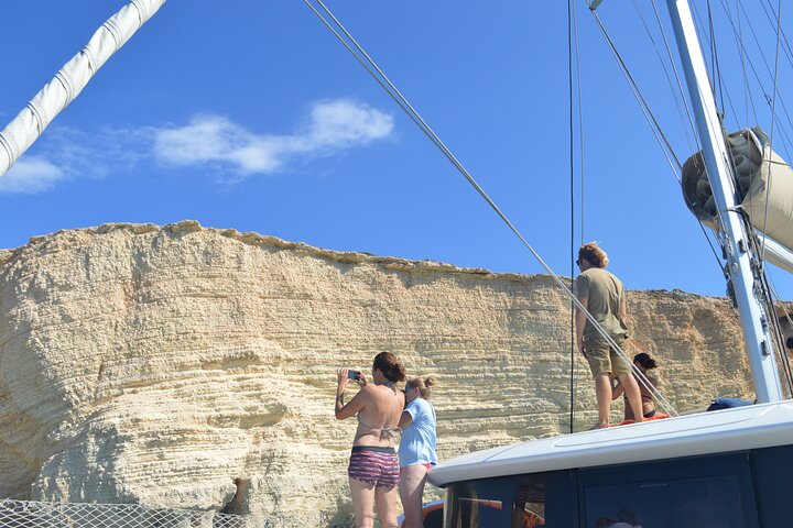 Full Day Catamaran Cruise to Antiparos and Blue Lagoon