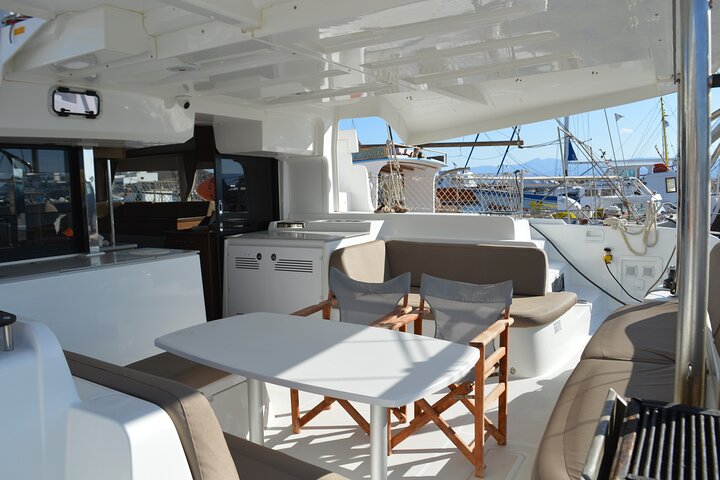 Full Day Catamaran Cruise to Antiparos and Blue Lagoon