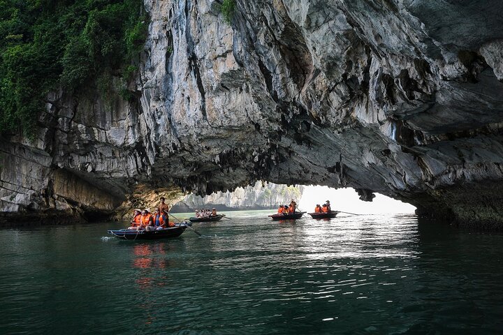 3 Day/2 Night Halong-Lan Ha Bay 5 Star Cruise with Balcony Cabin
