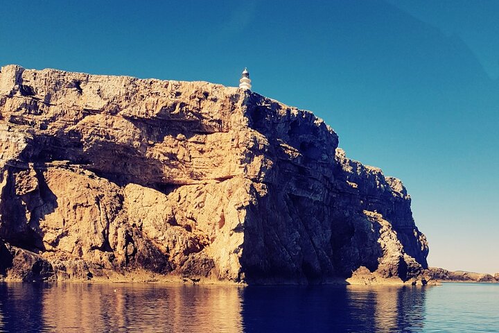 Boat trip through the coves of northern Menorca from Fornells