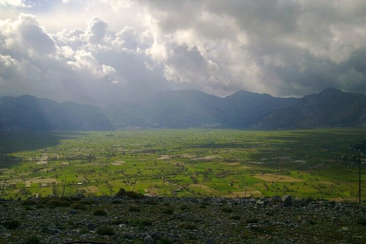 Knossos & Lasithi Plateau: Zeus Cave, Villages, Olive Oil Tour