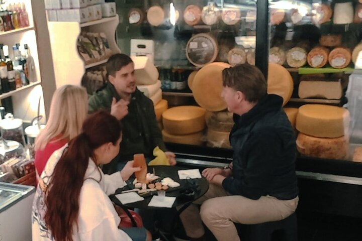 Walking “Food tasting tour” in the town of Chania
