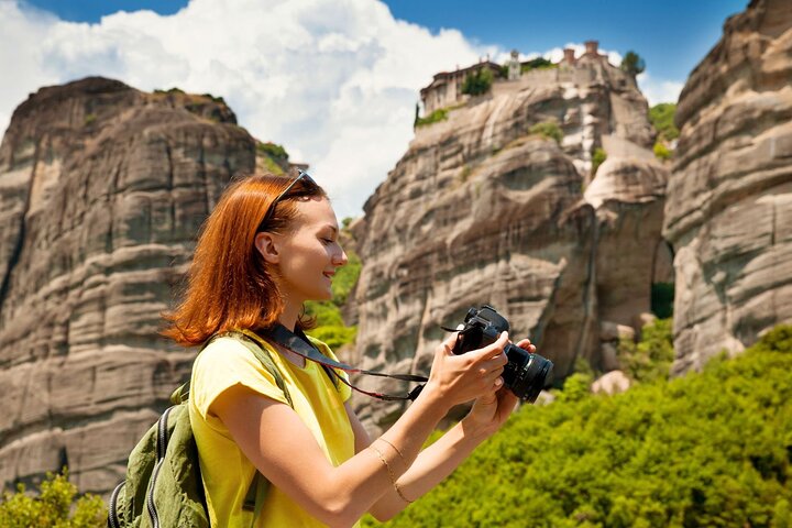 Meteora: Guided Sunset Tour with Monasteries and Caves Visit