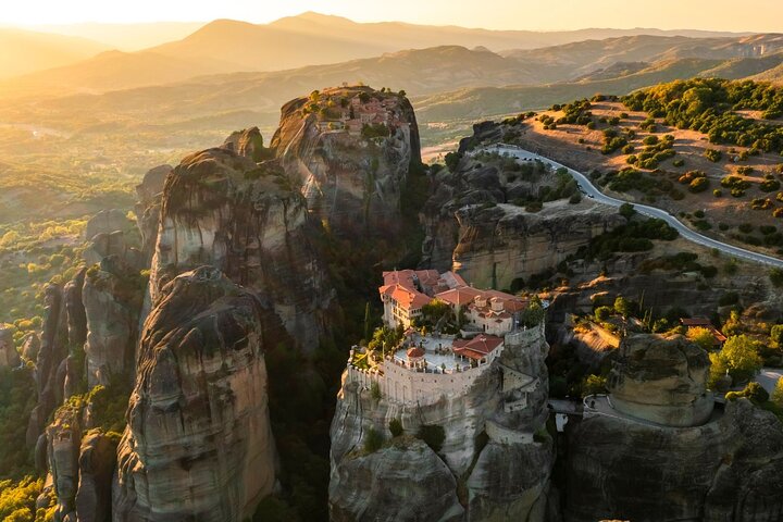 Meteora: Guided Sunset Tour with Monasteries and Caves Visit