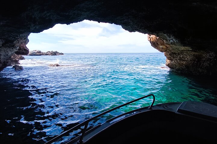 Explore Mani by boat - rent a boat in Kardamili (no licence)