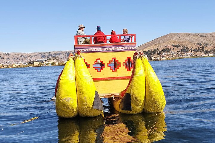 3h Boat Tour to Uros Island from Puno