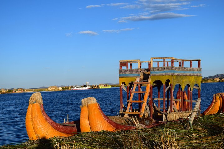 3h Boat Tour to Uros Island from Puno