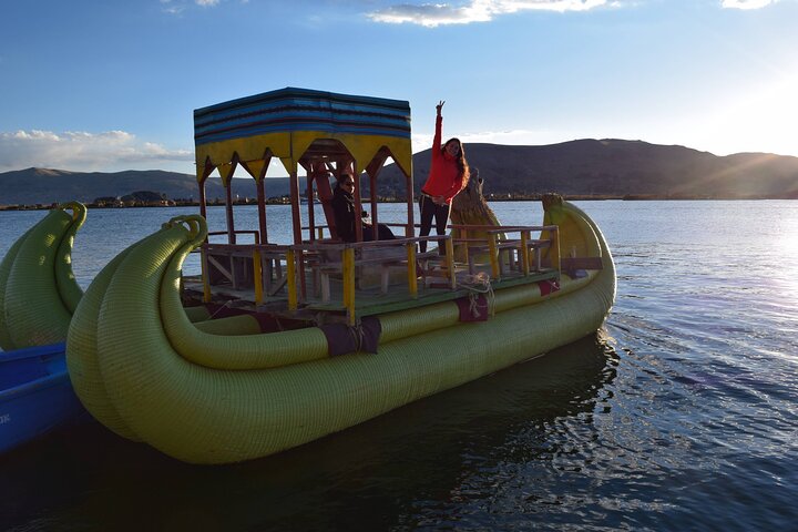 3h Boat Tour to Uros Island from Puno