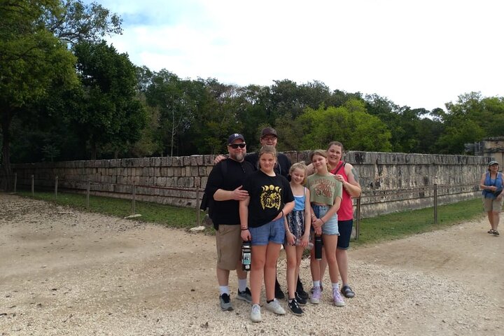 Private Guide Service in the Archaeological Zone of Chichen Itza