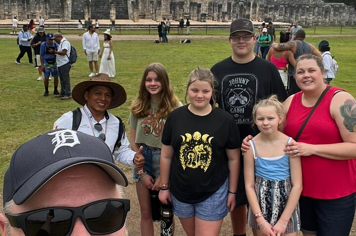 Private Guide Service in the Archaeological Zone of Chichen Itza