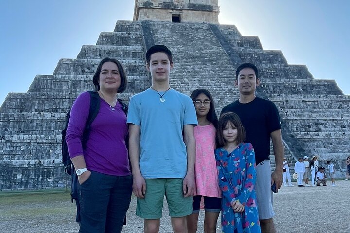 Private Guide Service in the Archaeological Zone of Chichen Itza