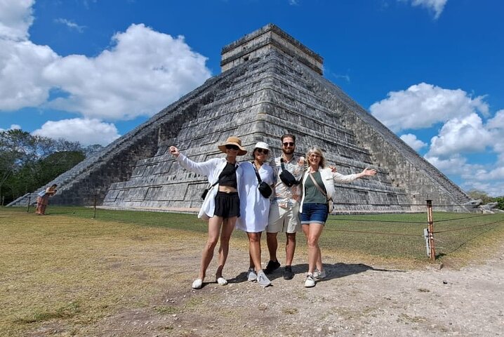 Private Guide Service in the Archaeological Zone of Chichen Itza