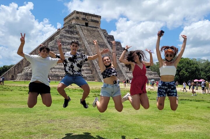 Private Guide Service in the Archaeological Zone of Chichen Itza