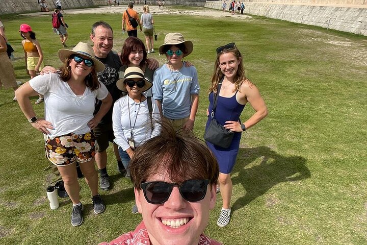 Private Guide Service in the Archaeological Zone of Chichen Itza