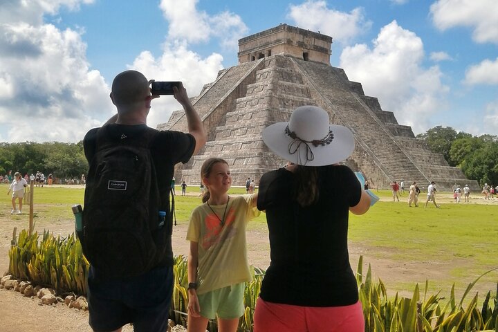 Private Guide Service in the Archaeological Zone of Chichen Itza