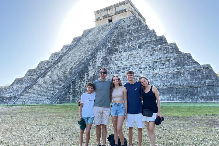 Private Guide Service in the Archaeological Zone of Chichen Itza