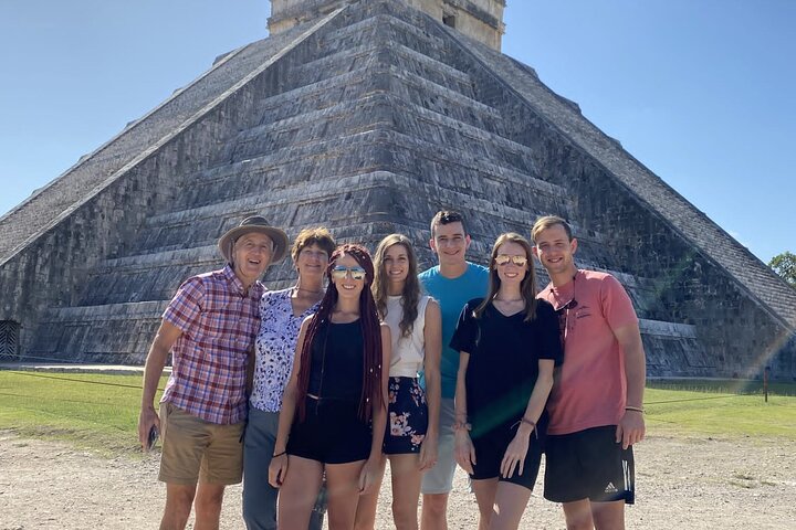 Private Guide Service in the Archaeological Zone of Chichen Itza
