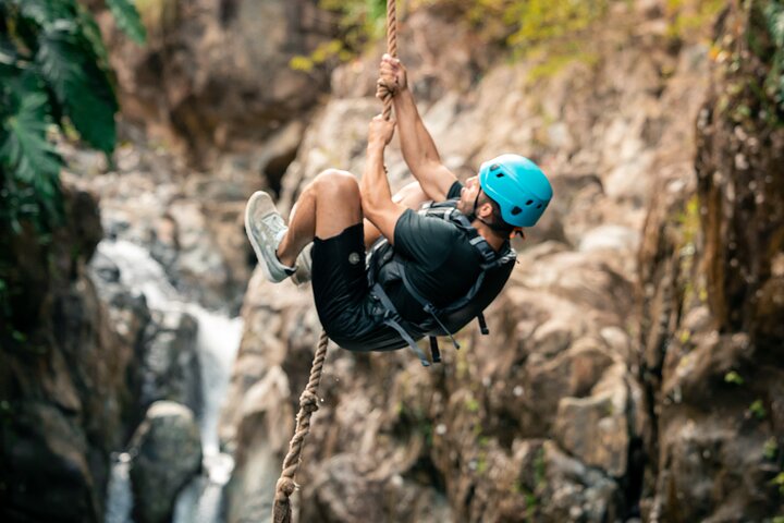 Two-in-One Day Trip: El Yunque and Bio Bay Tour with Transport