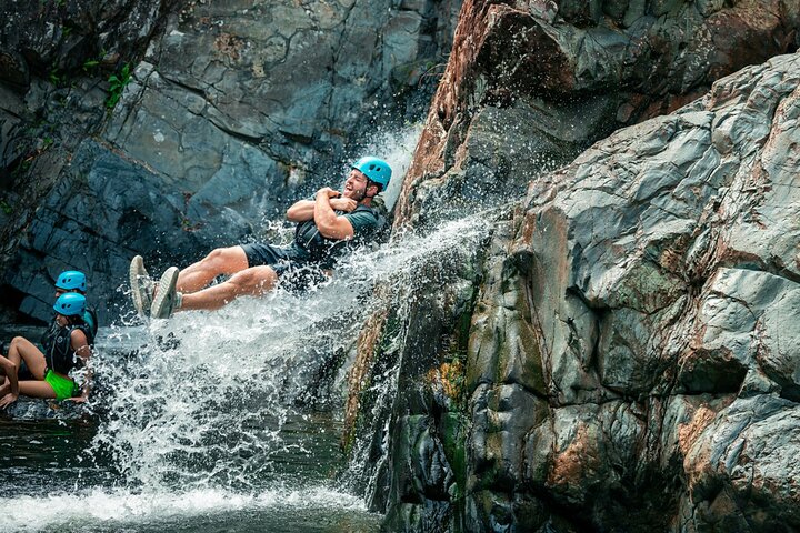 Two-in-One Day Trip: El Yunque and Bio Bay Tour with Transport