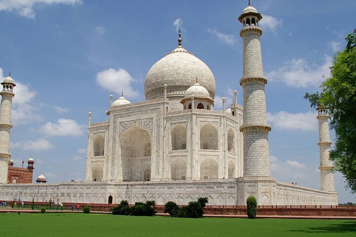 Private Trip to Taj Mahal from Delhi with Skip The Line Tickets