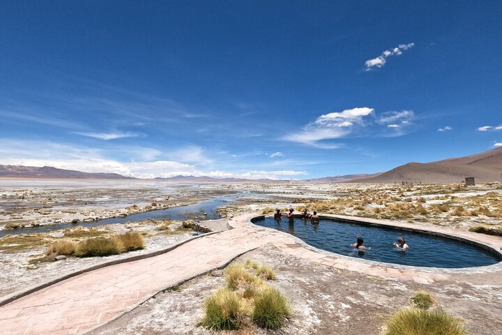 Uyuni Salt Flats 3-day tour from Atacama > private room available