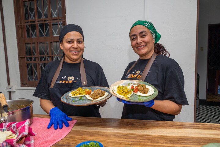 San Jose By Night: Farm to Table Dinner & Cocktail Class