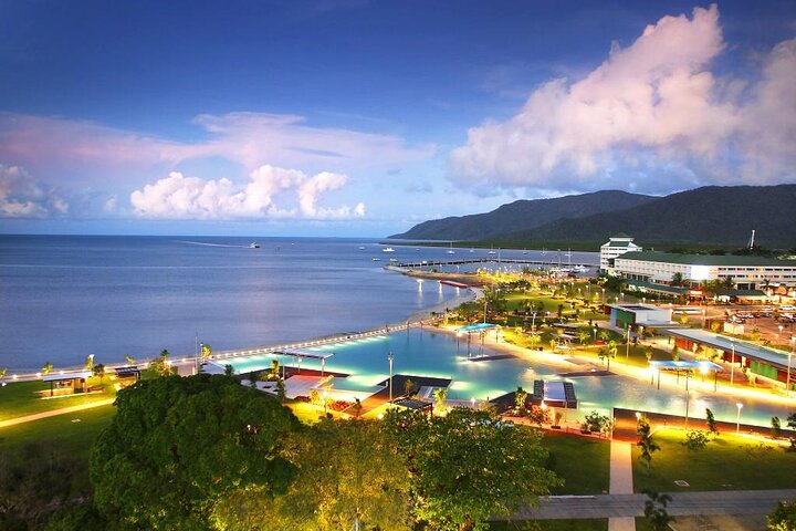 Private Transfer - Cairns Airport to/from Cairns CBD