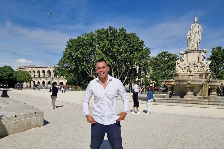 A Private Guided Historical and Cultural Tour in Nîmes
