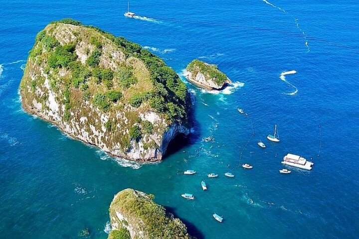 Boat and Snorkel Tour to 5 Islands of Los Arcos