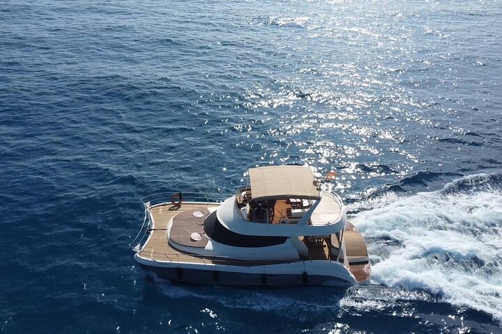 Puerto del Carmen: Catamaran Trip with Water Sports