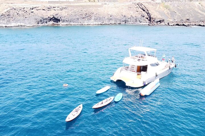 Puerto del Carmen: Catamaran Trip with Water Sports
