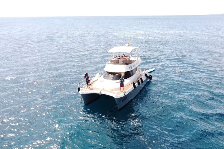 Puerto del Carmen: Catamaran Trip with Water Sports