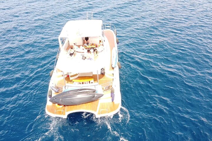 Puerto del Carmen: Catamaran Trip with Water Sports