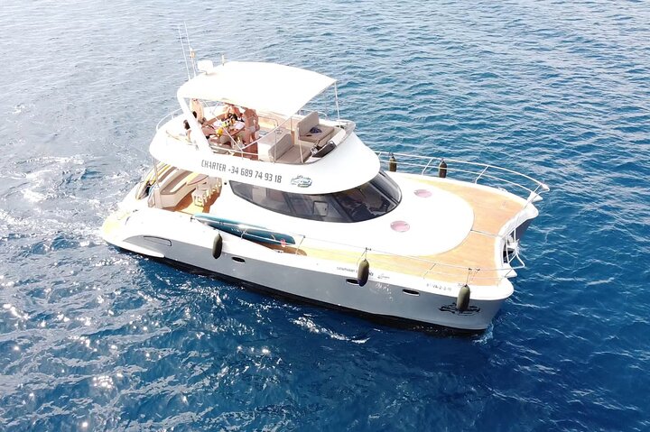 Puerto del Carmen: Catamaran Trip with Water Sports