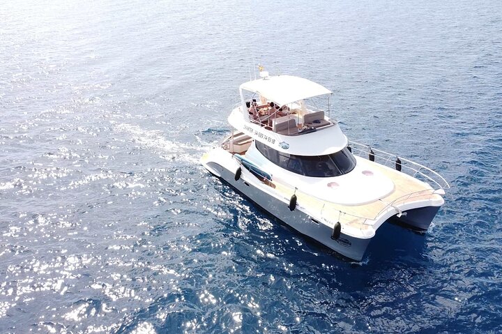Puerto del Carmen: Catamaran Trip with Water Sports