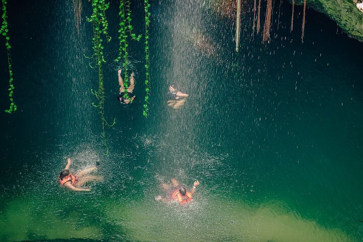 Full Day Tour Chichen Itza plus Cenotes From Valladolid