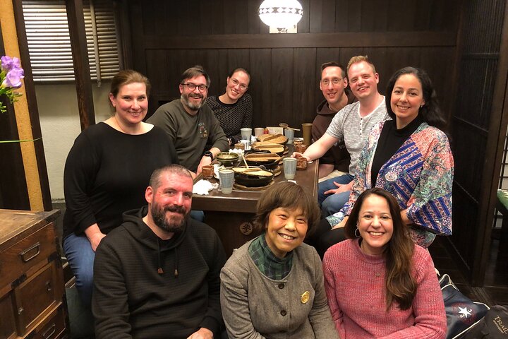 Kanazawa Night Tour with Local Meal and Drinks