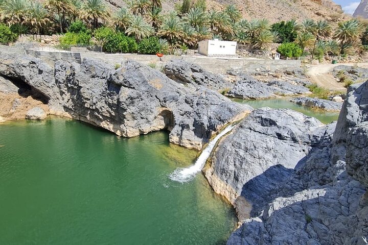 Full-Day Bimmah Sinkhole and Wadi Al Arbeieen Tour