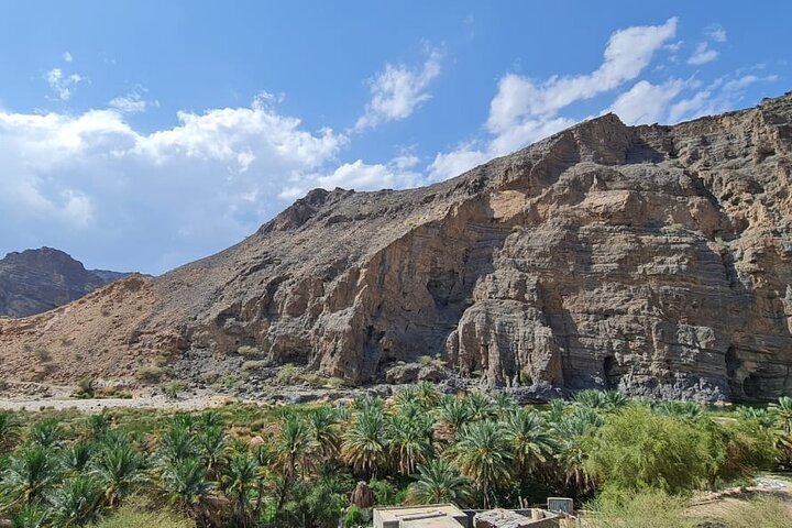 Full-Day Bimmah Sinkhole and Wadi Al Arbeieen Tour