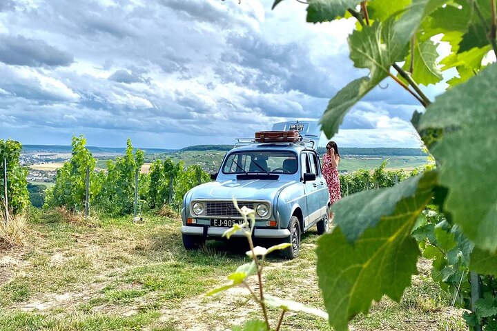 Private Champagne Experience in a vintage car from Epernay