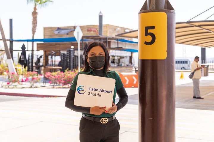 Private SUV Round-Trip from Airport to Hotels in Cabo San Lucas