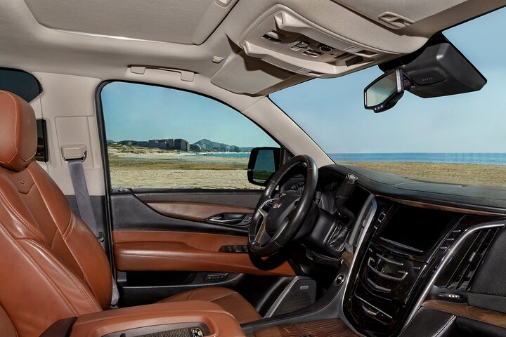 Private SUV Round-Trip from Airport to Hotels in Cabo San Lucas