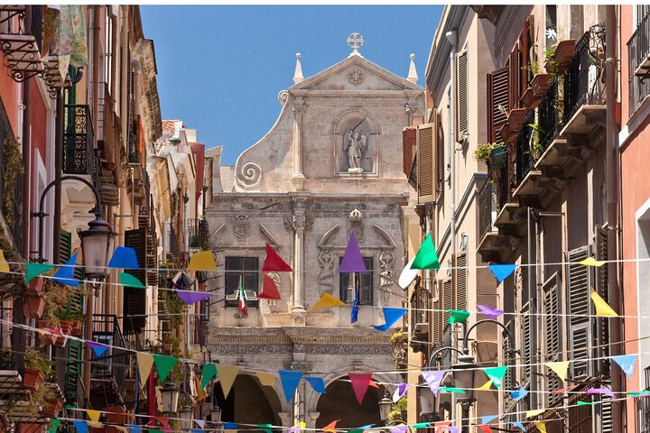 Cagliari : Private Custom Walking Tour with Local Guide