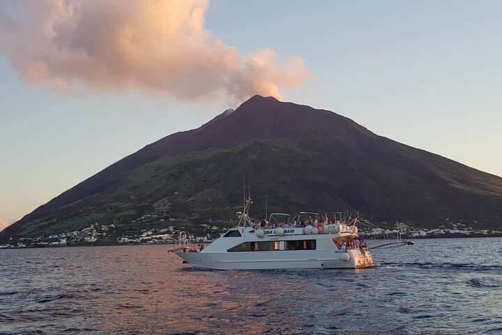 Boat Tour to Panarea and Stromboli from Lipari