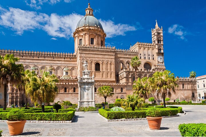 Palermo : Private Custom Walking Tour with a Local Guide
