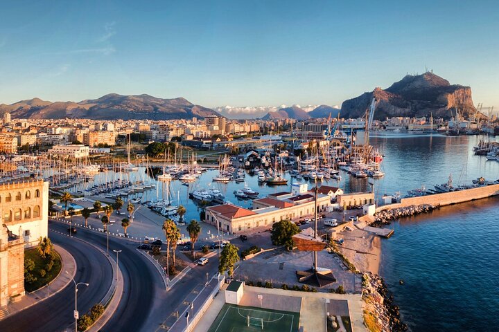 Palermo : Private Custom Walking Tour with a Local Guide