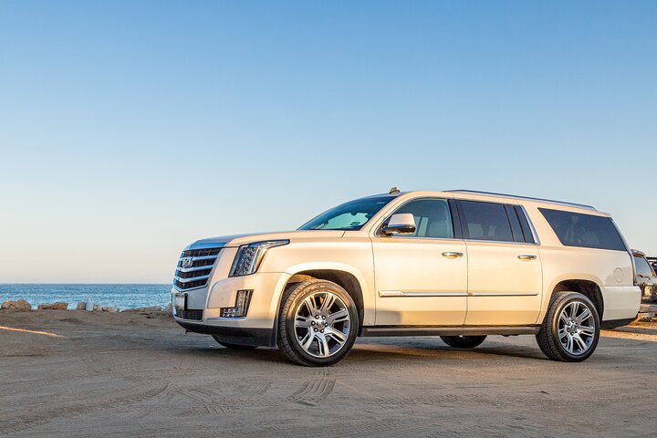 Private SUV Round-Trip from Airport to Hotels in Cabo San Lucas