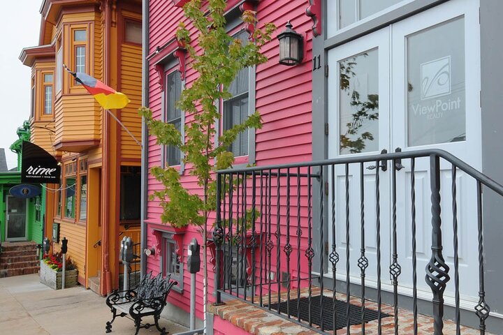 Peggy's Cove and Lunenburg Tour (small group)