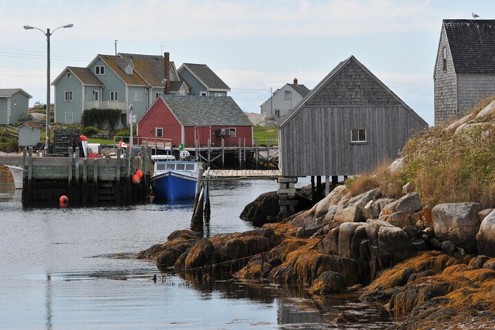 Peggy's Cove and Lunenburg Tour (small group)