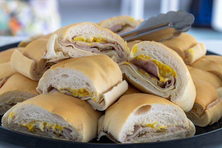 All-Inclusive Sandbar Safari with Dolphin Playground Encounter